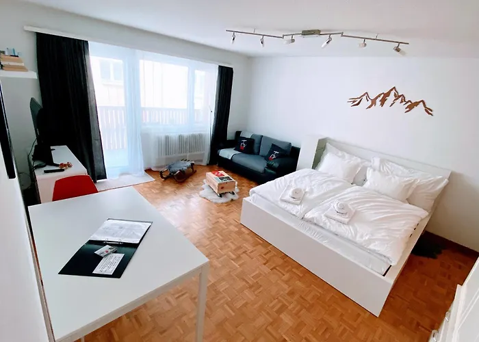 公寓 Escape - Stylish & - Steps To Matterhorn Gondola 采尔马特